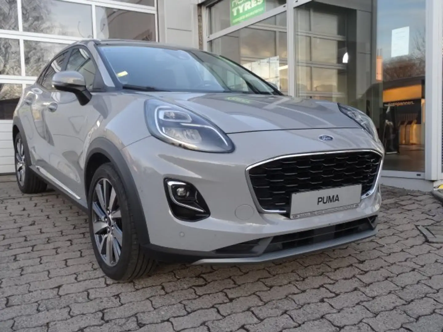 Ford Puma 1.0 EcoBoost TITANIUM X Grau - 2