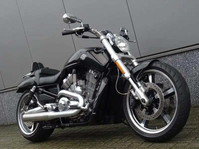 Harley-Davidson V-Rod - foto 2
