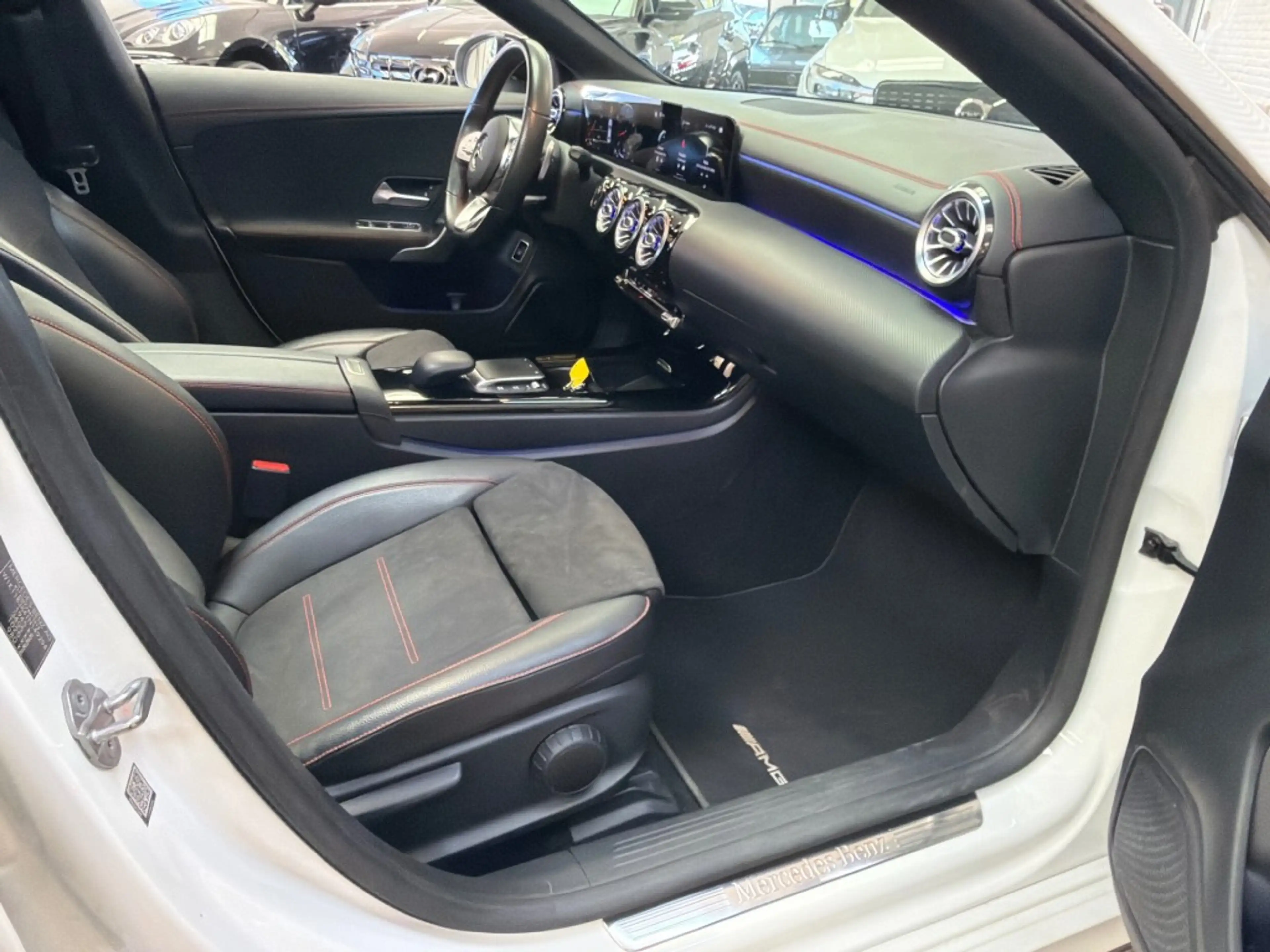 Mercedes-Benz CLA 180 180 Business AMG Panodak Sfeer Clima Carplay Stoel — photo 14