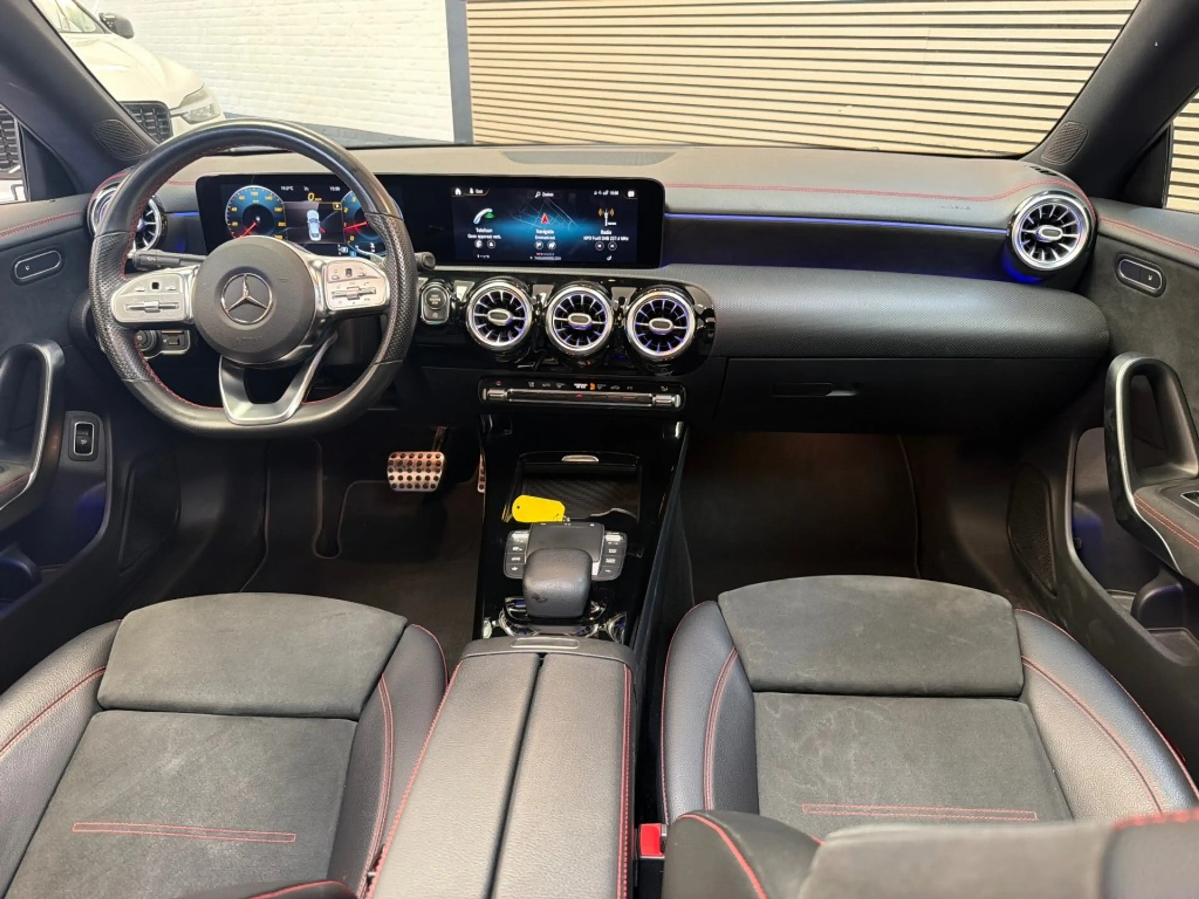 Mercedes-Benz CLA 180 180 Business AMG Panodak Sfeer Clima Carplay Stoel — photo 13