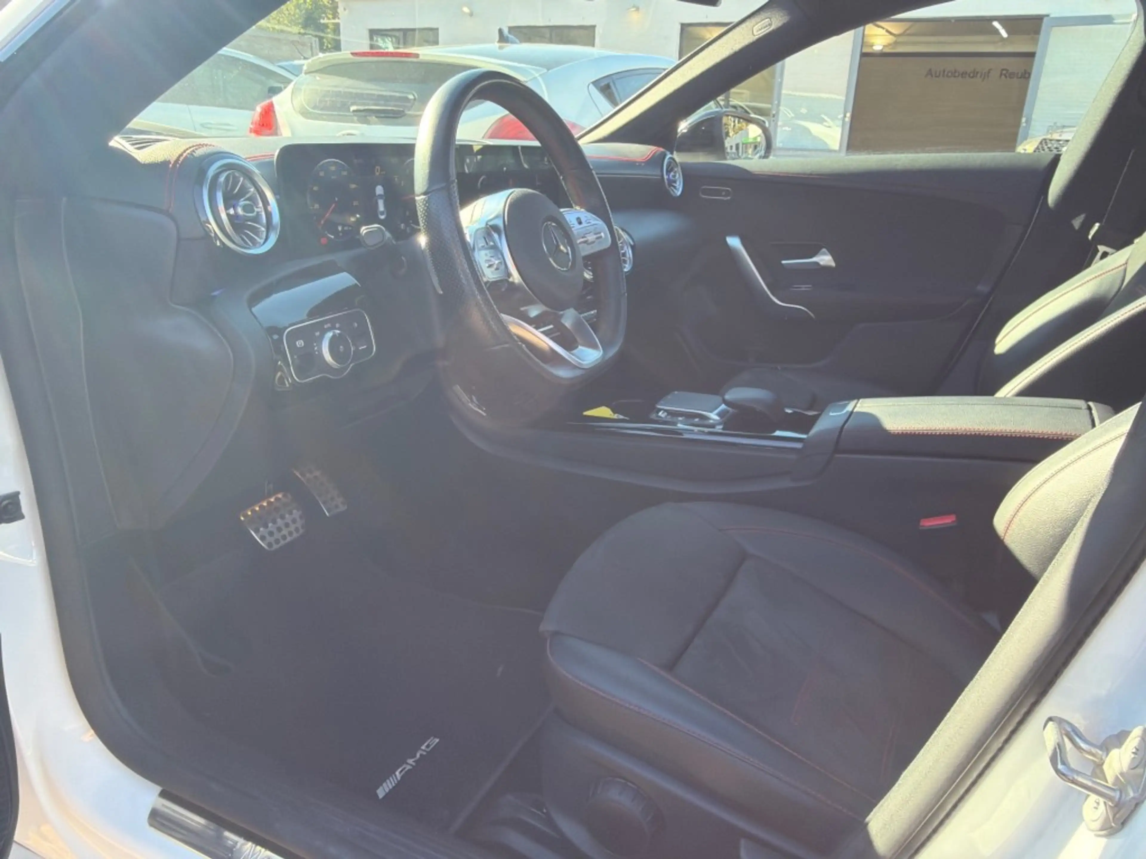 Mercedes-Benz CLA 180 180 Business AMG Panodak Sfeer Clima Carplay Stoel — photo 12