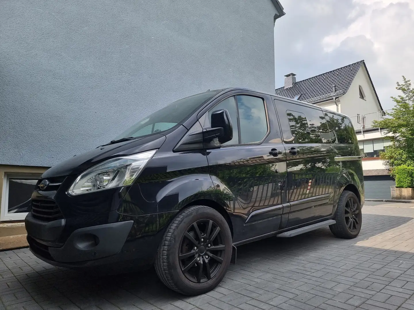 Ford Transit Custom 300 L1 Tourneo Titanium | AHK | Navi | 2.2l Schwarz - 1
