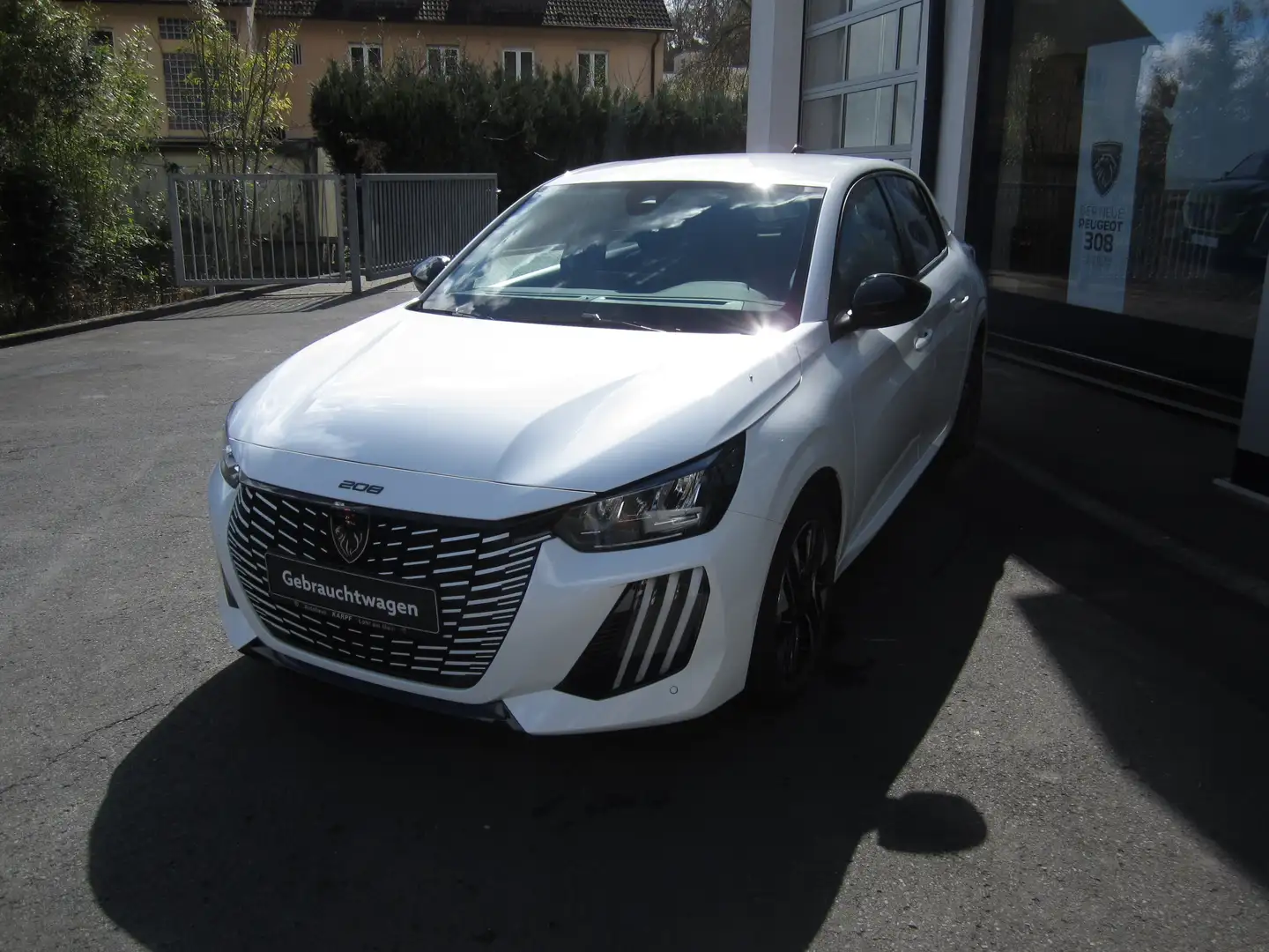 Peugeot 208 Allure PureTech 100 Weiß - 2