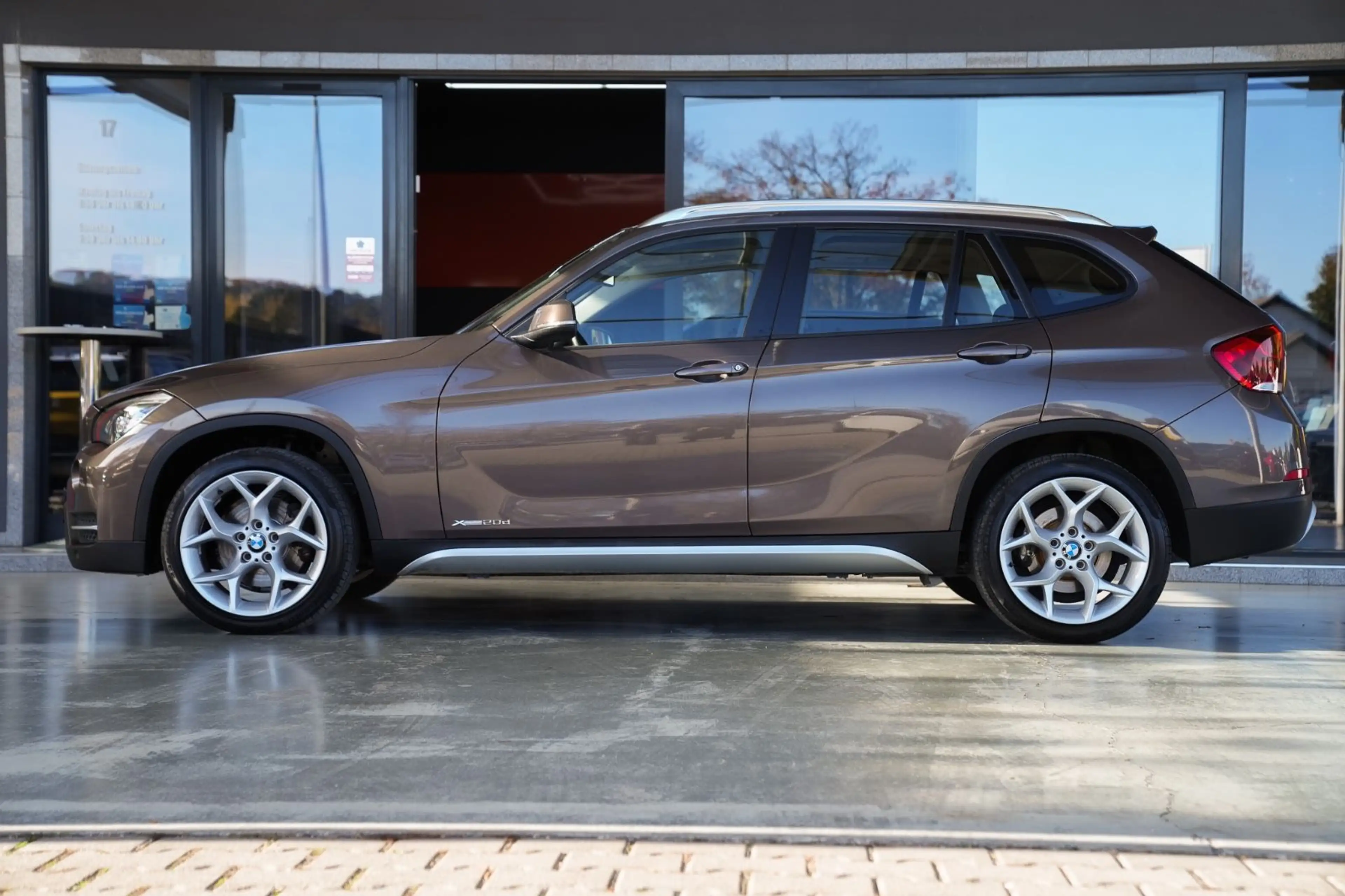 BMW X1 xDrive 20 d *SHZ/Klimaaut./AHK* — photo 3