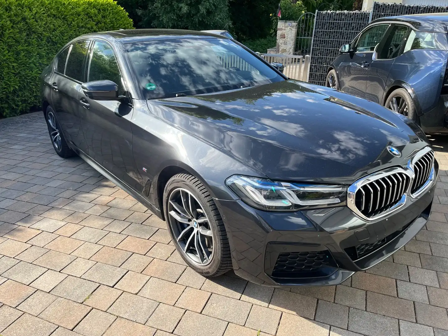 BMW 530 d M Paket Leder LiveP HUD Laser GSHD STHZ AHK Gris - 1
