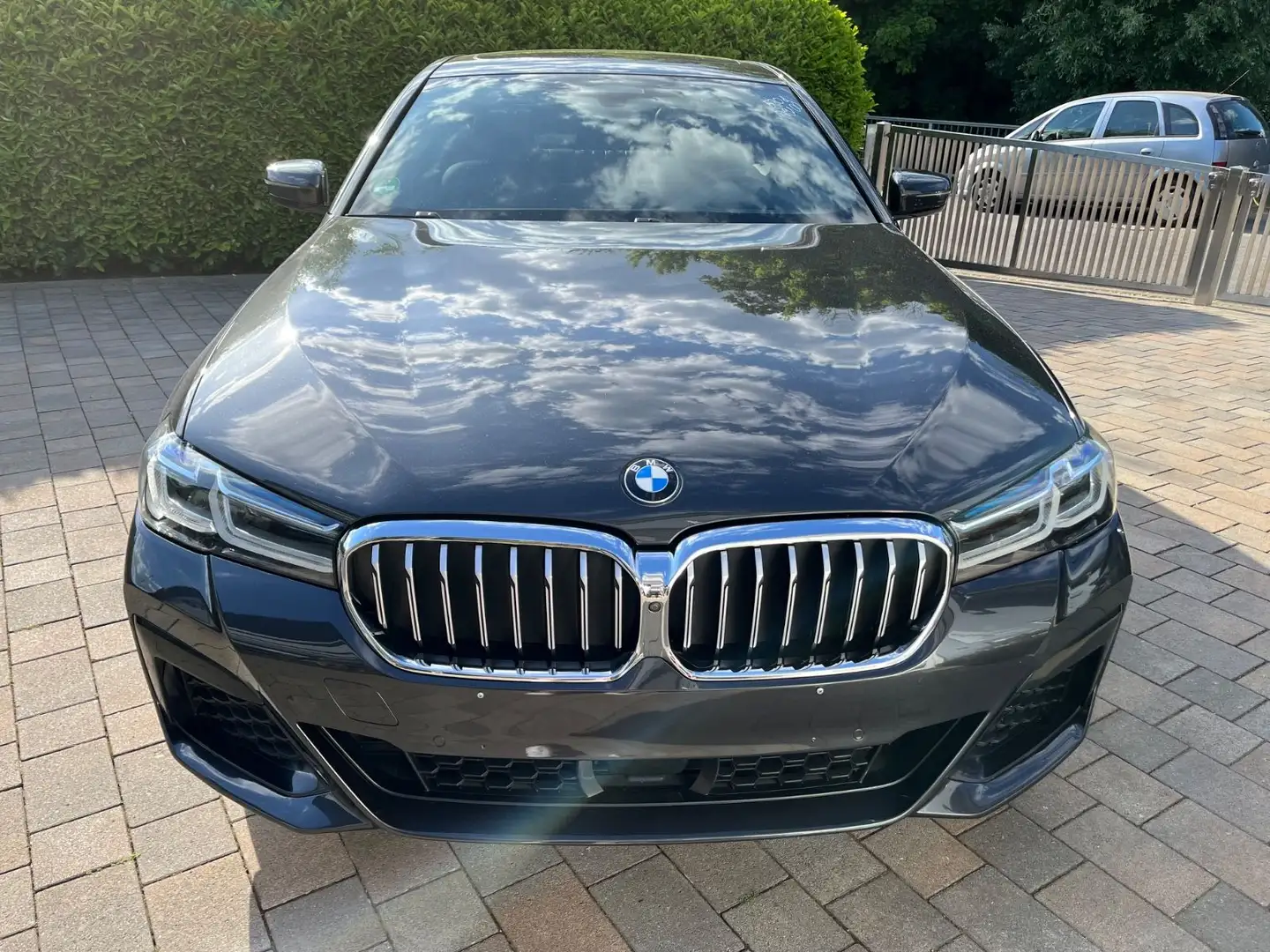 BMW 530 d M Paket Leder LiveP HUD Laser GSHD STHZ AHK Gris - 2