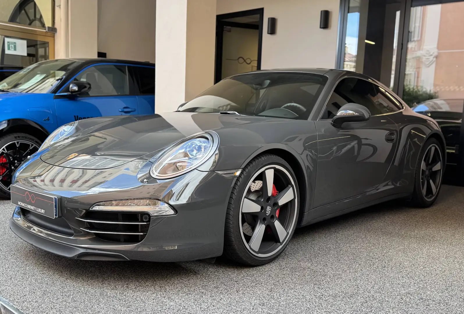 Porsche 911 Carrera S 50 ans Gri - 1