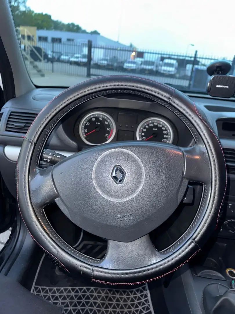 Renault Clio 1.2 16V Campus - 1