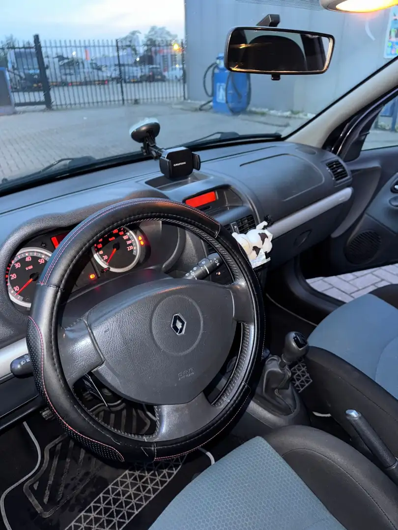 Renault Clio 1.2 16V Campus - 2