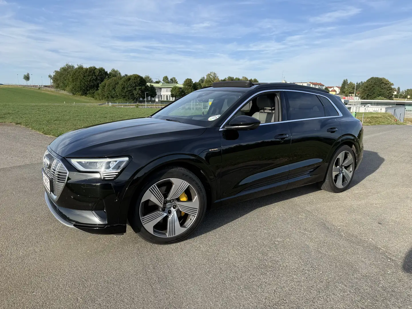 Audi e-tron 55 quattro 95kWh Advanced - 1