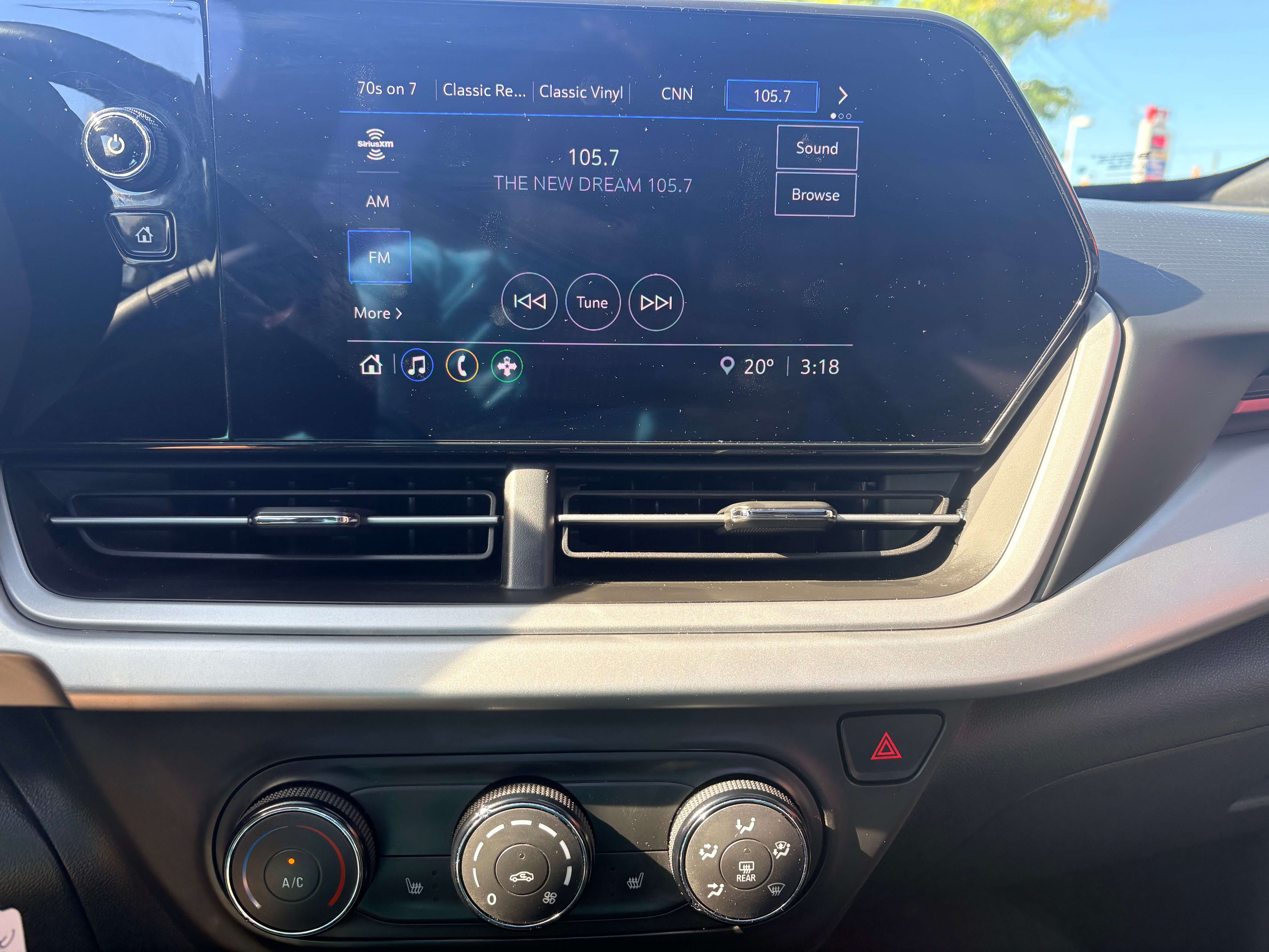2024 Chevrolet Trax 1RS Sunroof Back Up Camera photo 3