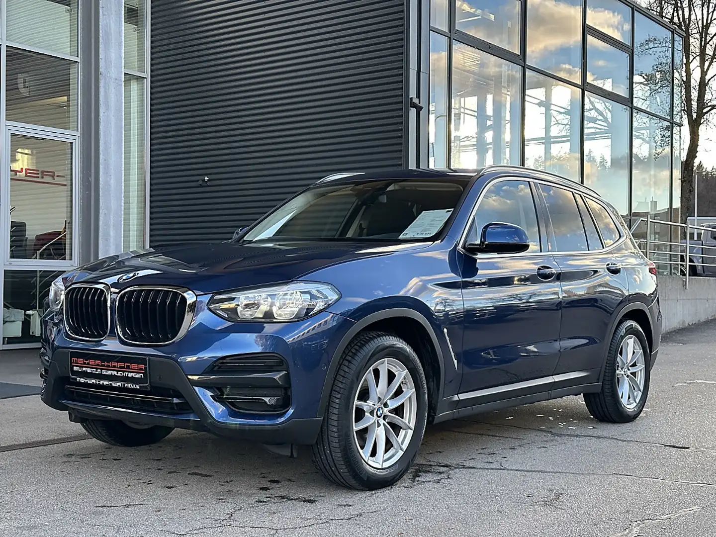 BMW X3 xDrive20i Advantage Aut. Blau - 2