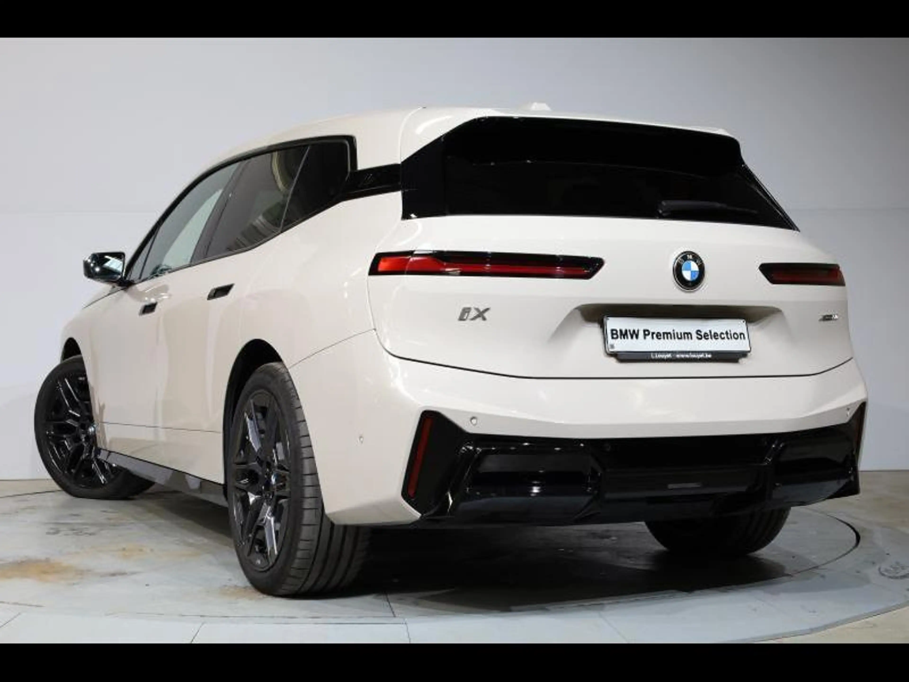 BMW iX xDrive60 Kit M Sport — photo 5