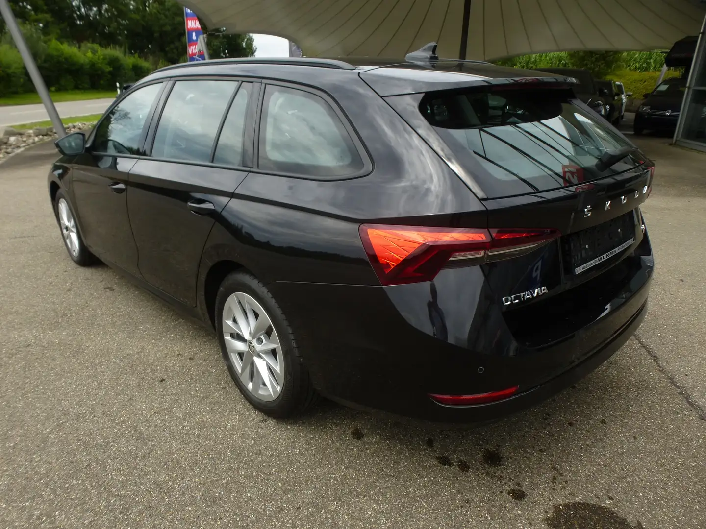 Skoda Octavia Ambition iV*AHK-Abn*Navi-Tel*SHZ*Digi-kombiins*Met Noir - 2
