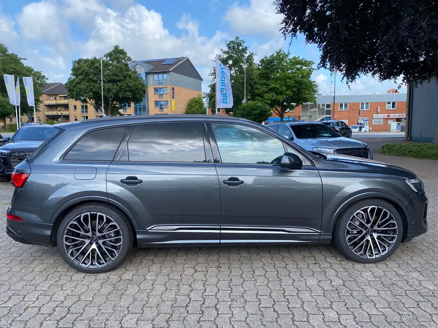 Audi Q7 50 TDI S line 7 Si  Panorama Allradlenkung 22 Grau - 2