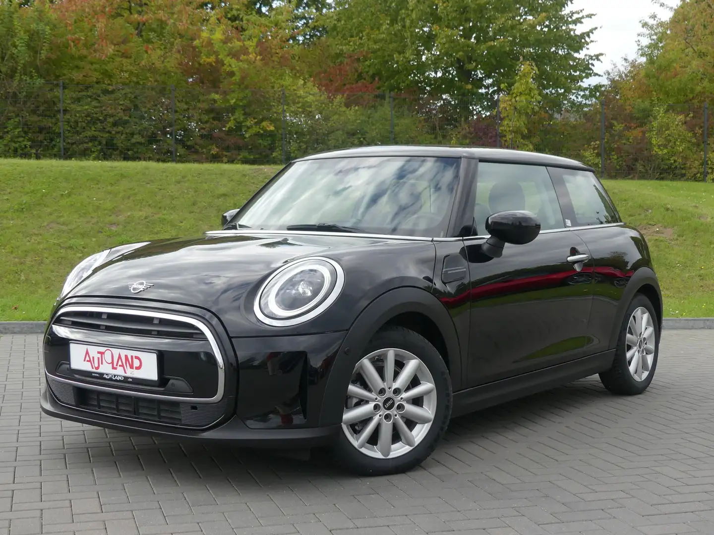 MINI One One 1.5 Classic Trim Navi Kamera Sitzheizung LED Schwarz - 2