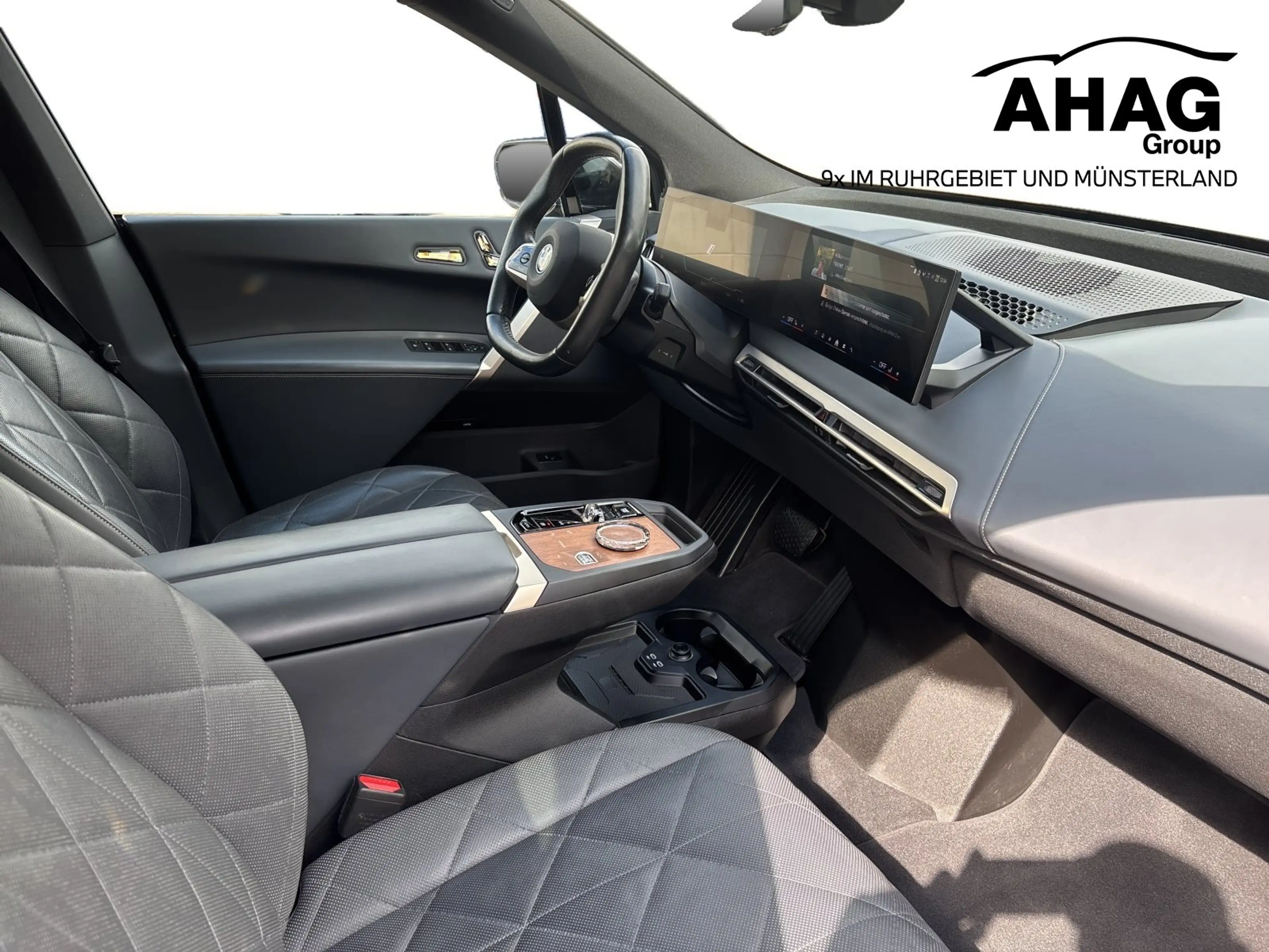 BMW iX xDrive40 — photo 8
