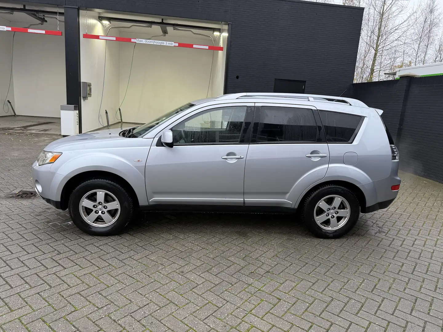 Mitsubishi Outlander 2.4 2WD Zilver - 2