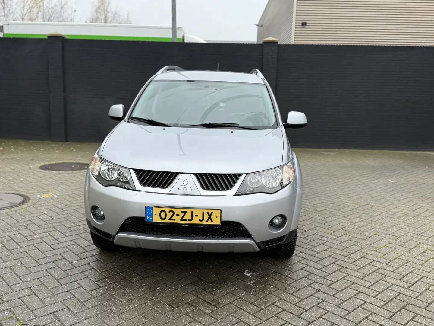 Mitsubishi Outlander 2.4 2WD Zilver - 1