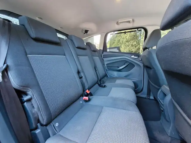 Ford C-Max view 13