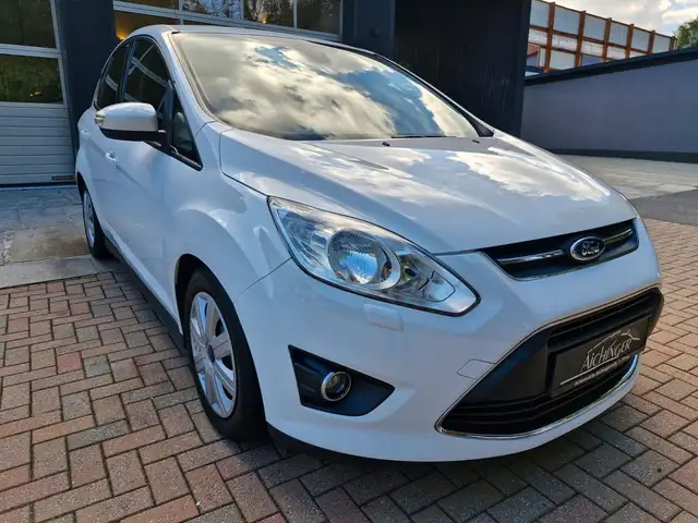 Ford C-Max view 3