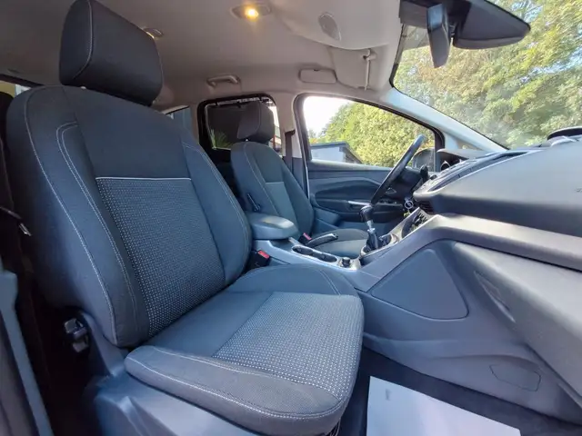 Ford C-Max view 12