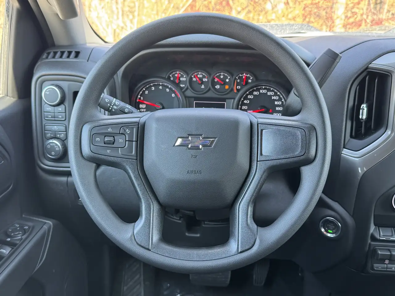 Chevrolet Silverado 1500 снимка Chevrolet Silverado 1500