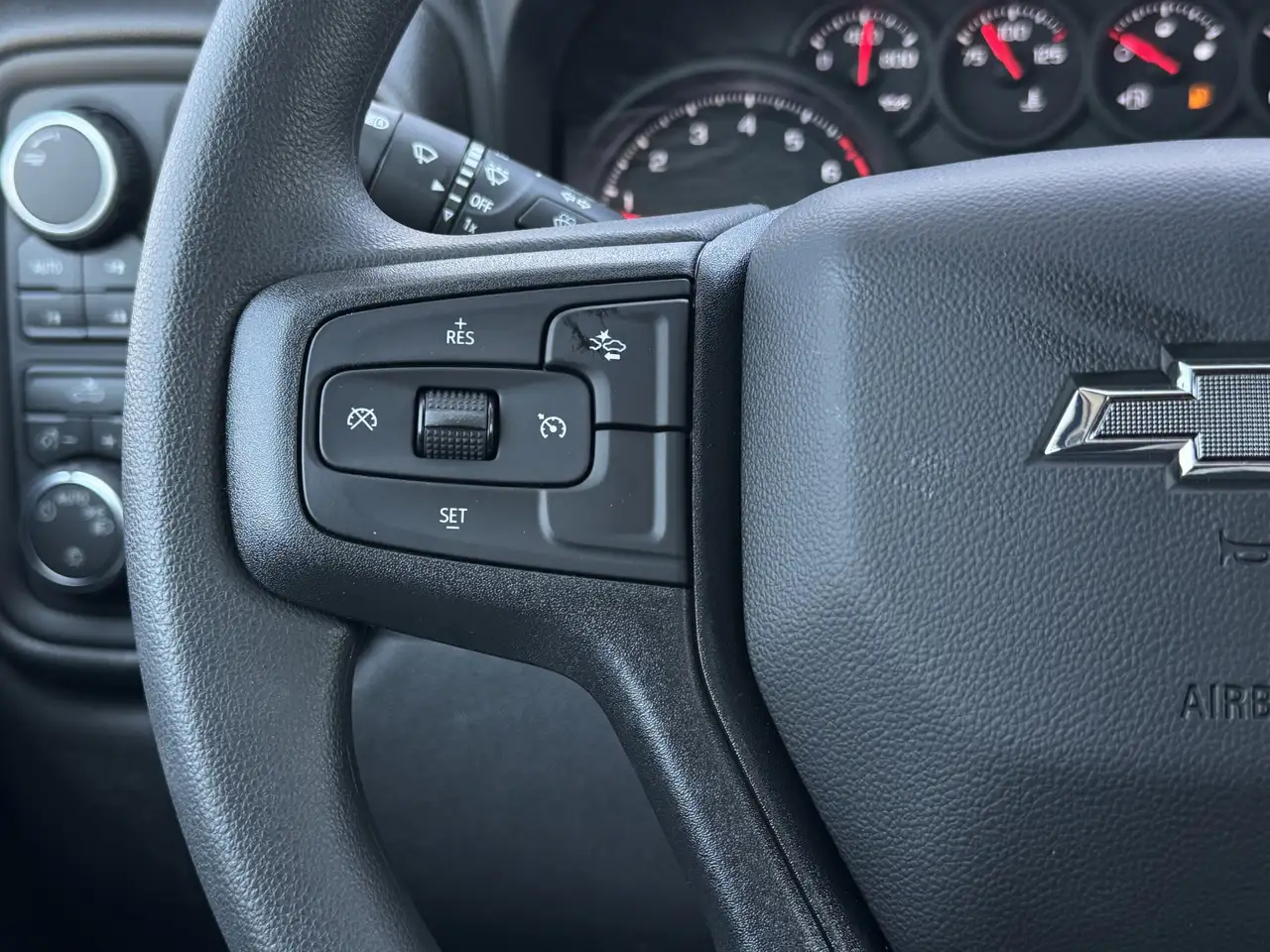 Chevrolet Silverado 1500 снимка Chevrolet Silverado 1500