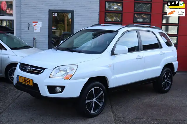 Kia Sportage 2.0 CVVT X-tra , LEDER , AIRCO, NAVI , TREKHAAK