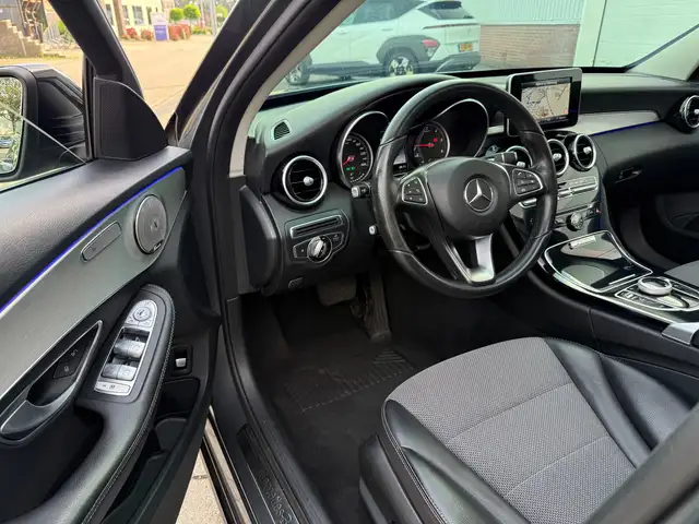 Mercedes-Benz C-Class view 13