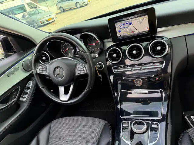 Mercedes-Benz C-Class view 18