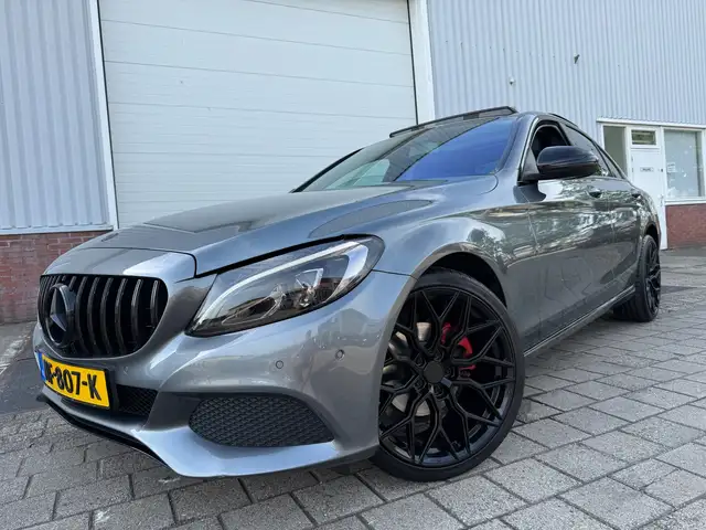 Mercedes-Benz C-Class view 5