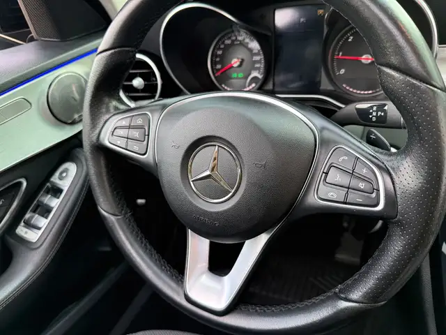 Mercedes-Benz C-Class view 19