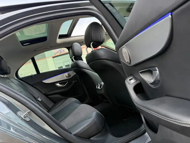 Mercedes-Benz C-Class view 14