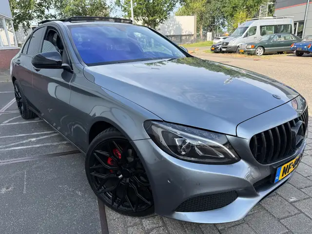 Mercedes-Benz C-Class view 3