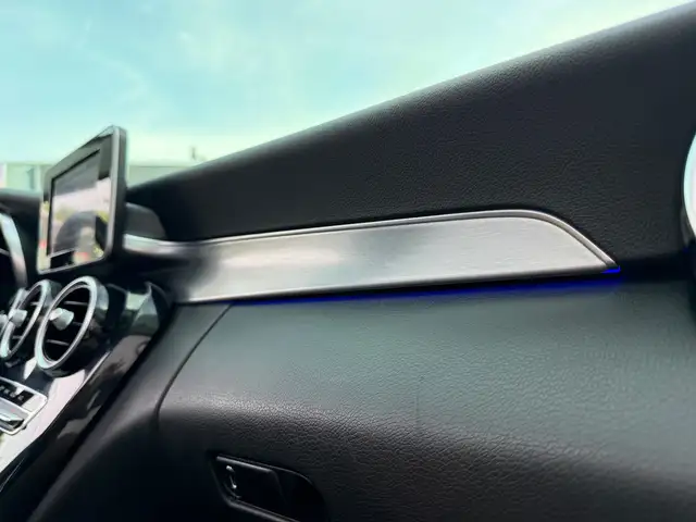 Mercedes-Benz C-Class view 23
