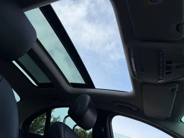 Mercedes-Benz C-Class view 16