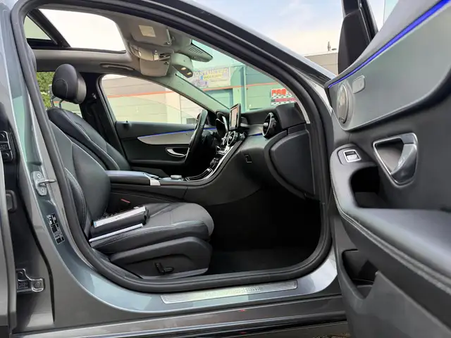 Mercedes-Benz C-Class view 15