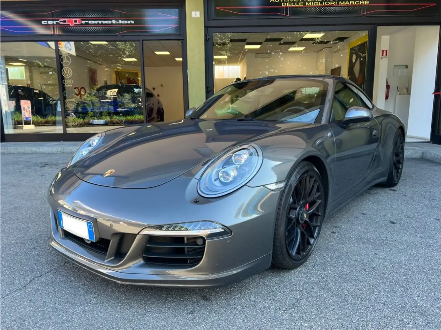 Porsche 911 3.8 Carrera  4 GTS Coupé Grijs - 1
