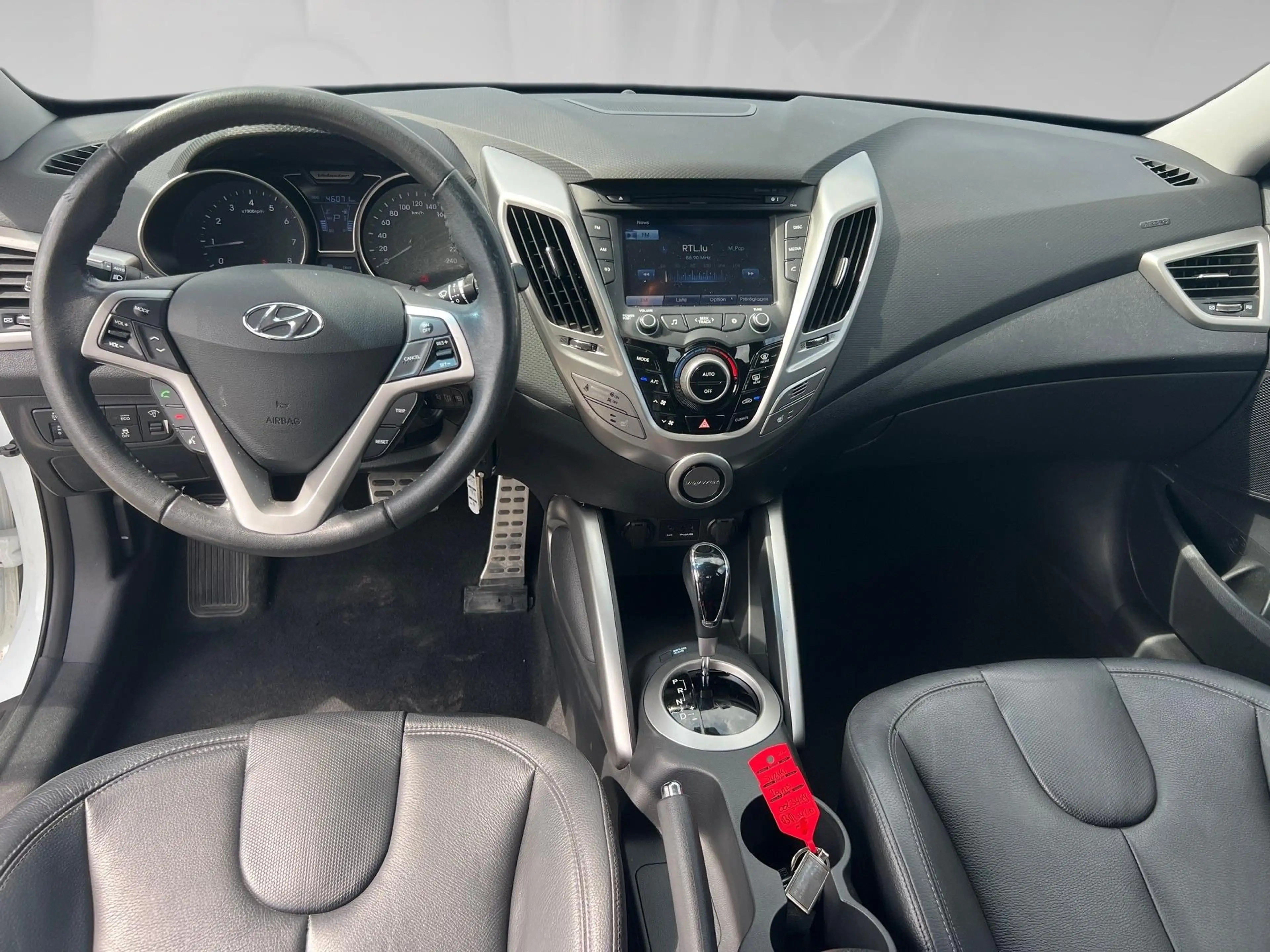 Hyundai VELOSTER 1.6 GDI 140 PACK PREMIUM DCT-6 — photo 6