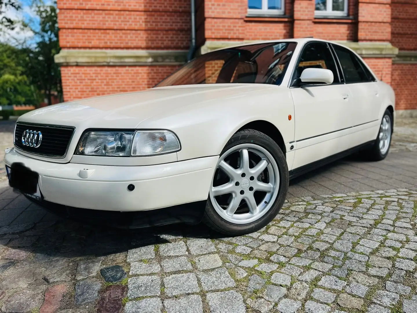 Audi A8 4.2 quattro 1.Hand Vollausstattung Weiß - 1