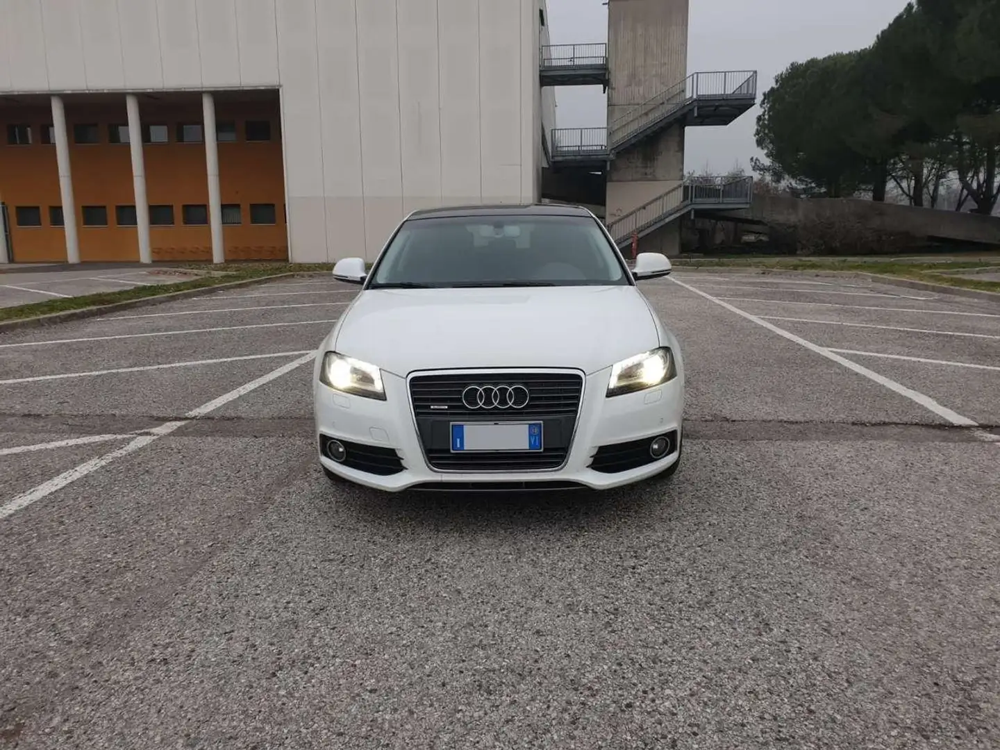 Audi A3 A3 Sportback 2.0 tdi Ambiente Bianco - 1
