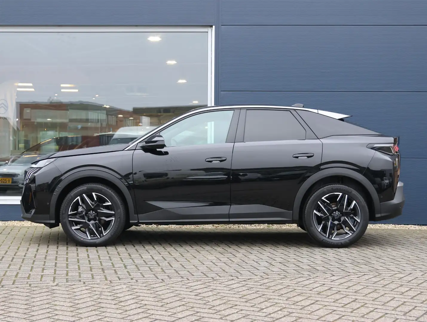 Peugeot 3008 1.2 Hybrid 136 Allure Automaat | DEMO | Navigation Zwart - 2