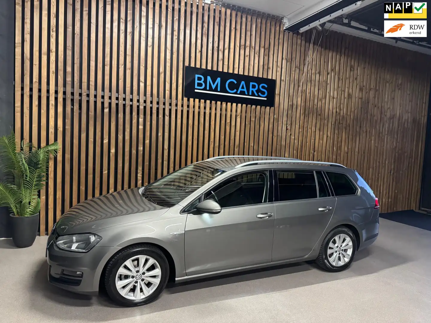 Volkswagen Golf Variant 1.0 TSI Business Edition Connected Grau - 1