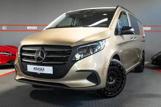 Mercedes-Benz Vito view 2