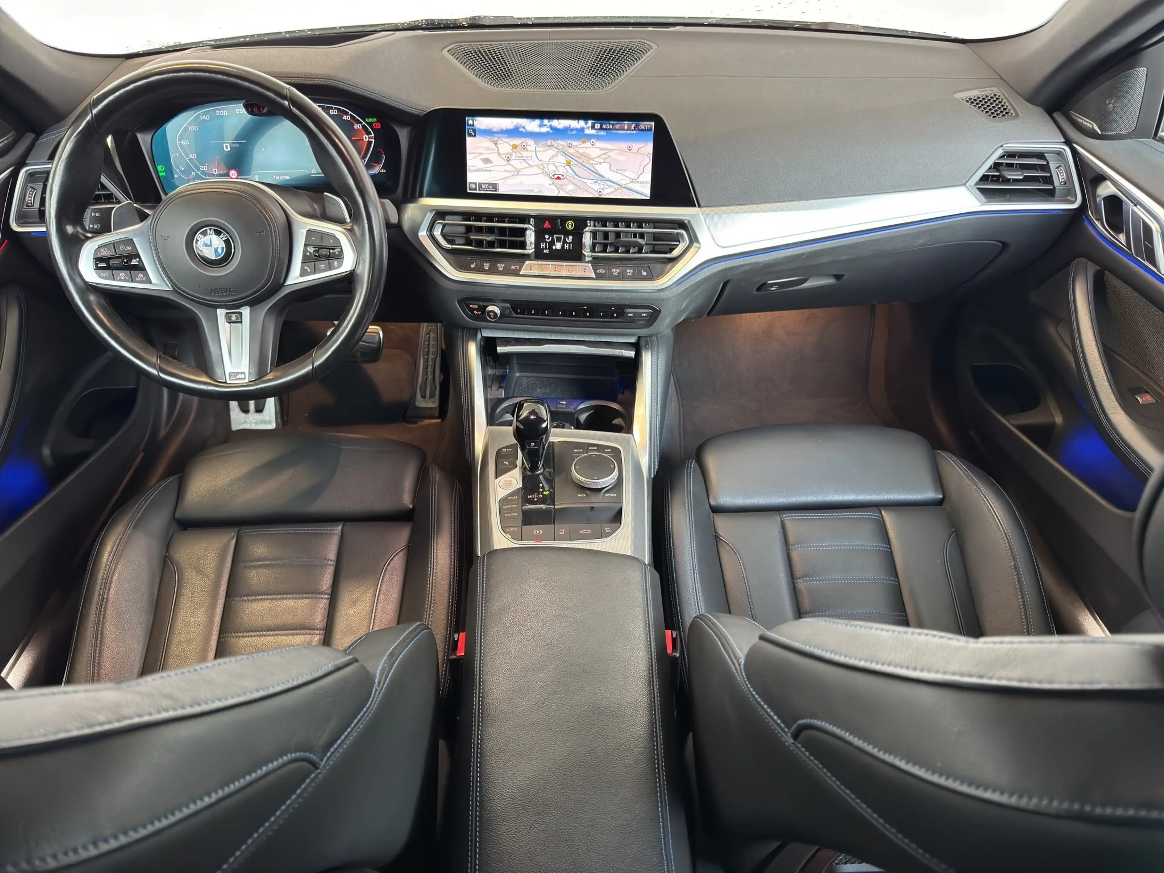 BMW M4 i xDrive Cabrio — photo 8