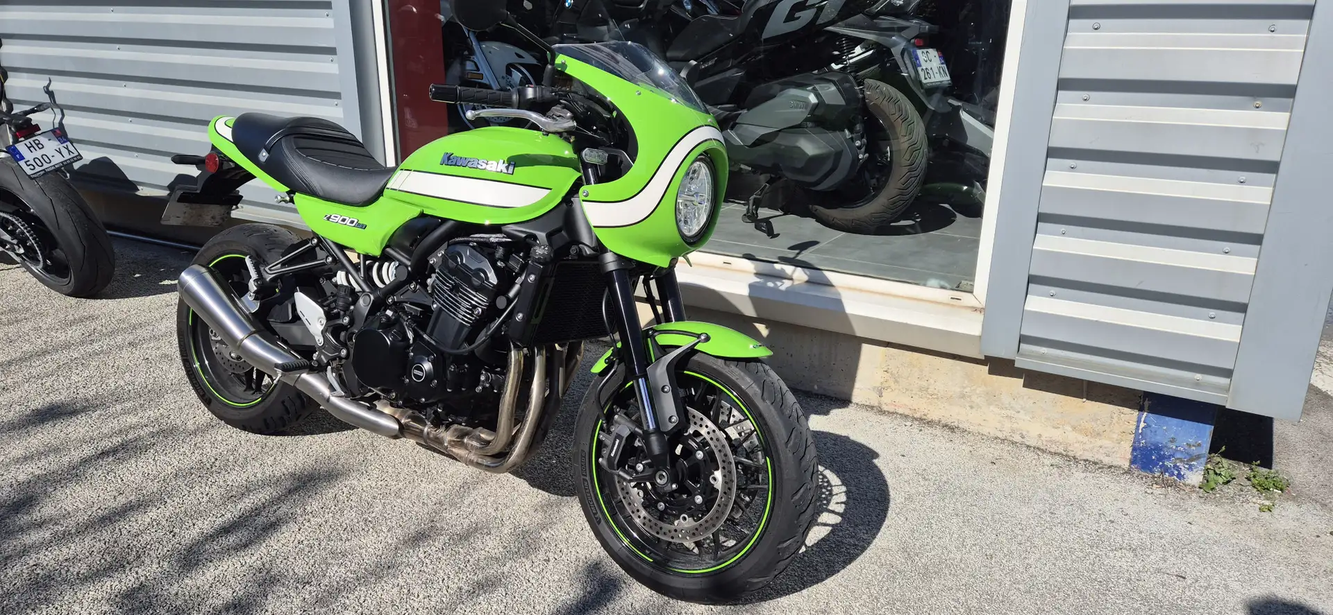Kawasaki Z900RS Vert - 1