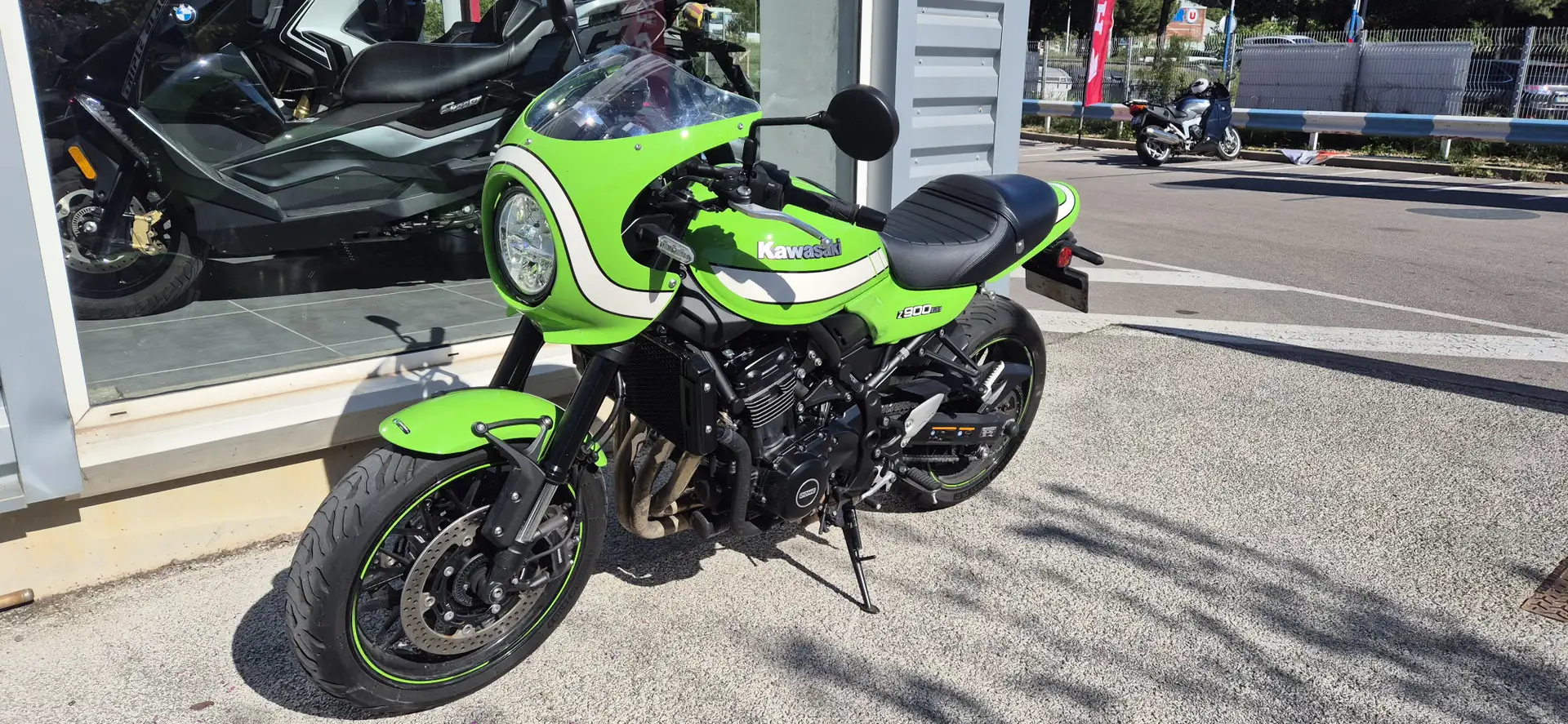 Kawasaki Z900RS Vert - 2