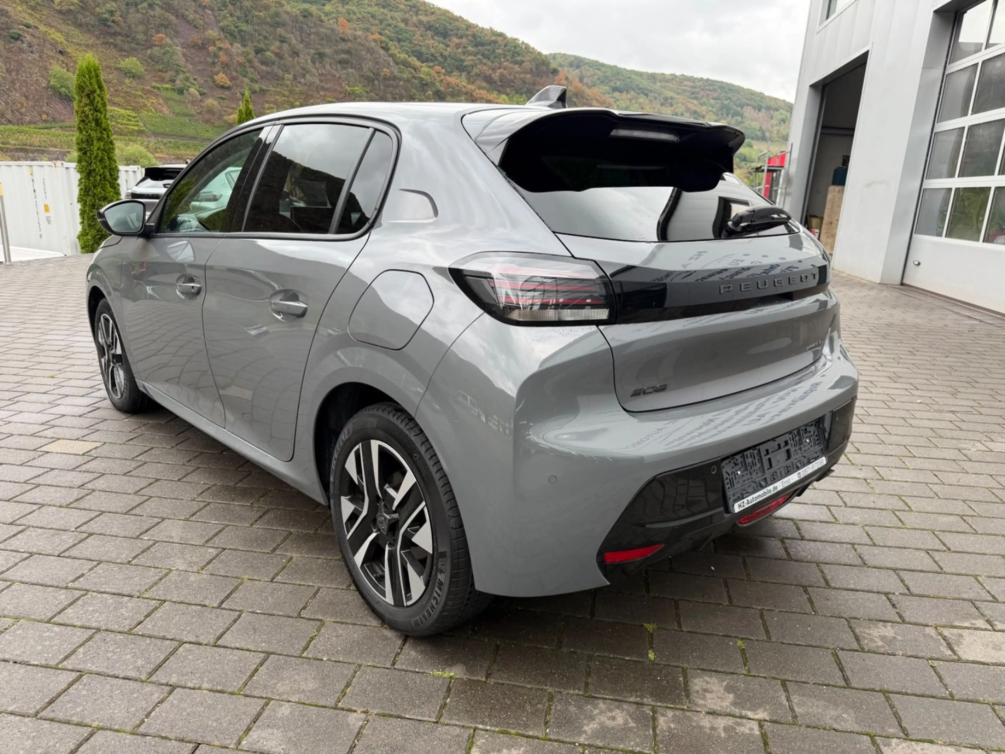 Peugeot 208 Allure *Automatik* — photo 3