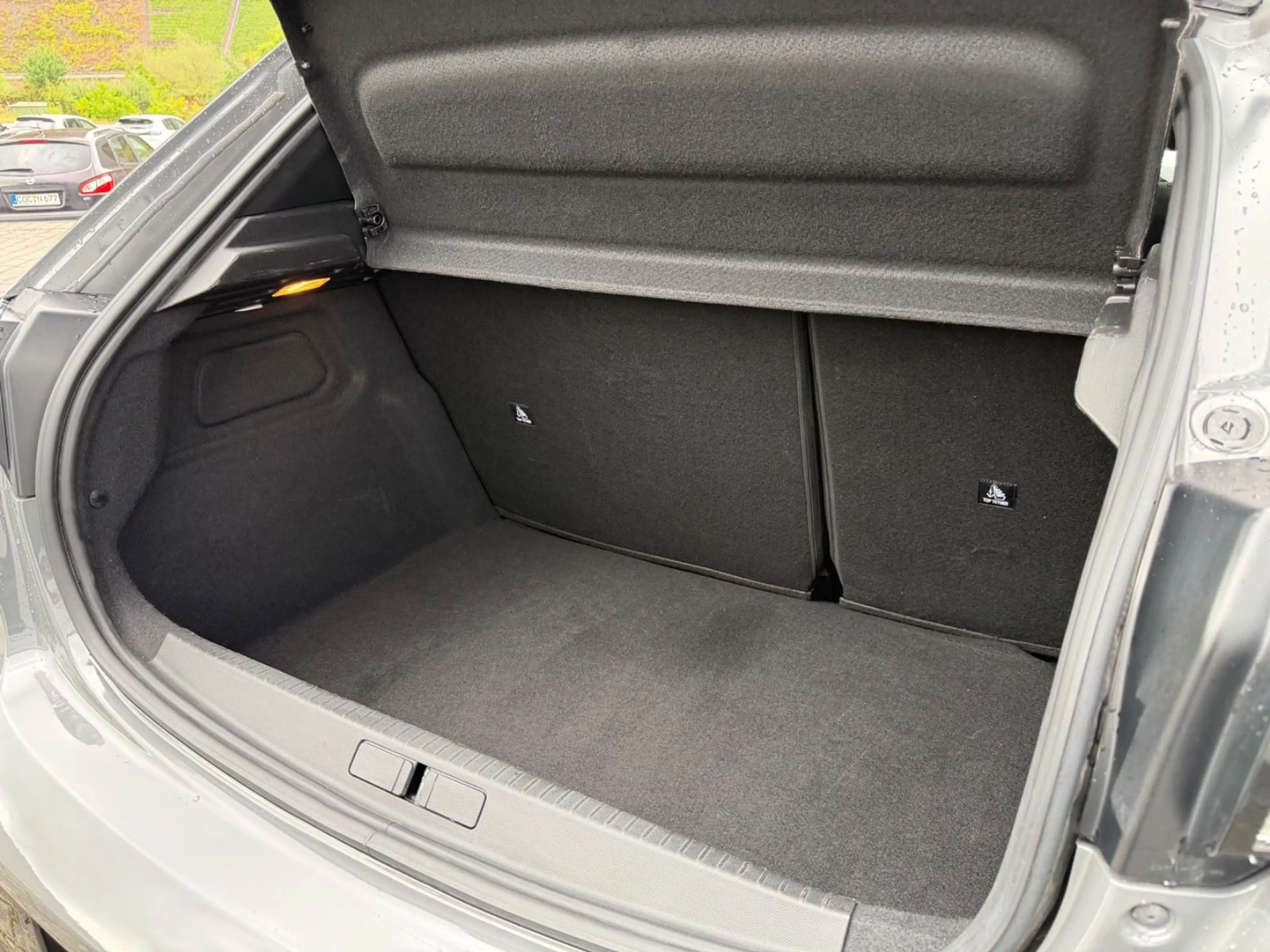 Peugeot 208 Allure *Automatik* — photo 8